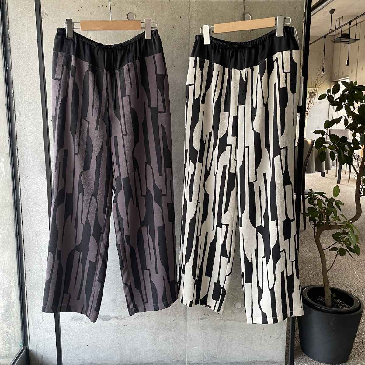 [ TRINITY / トリニティ ] 幾何学模様ワイドパンツ