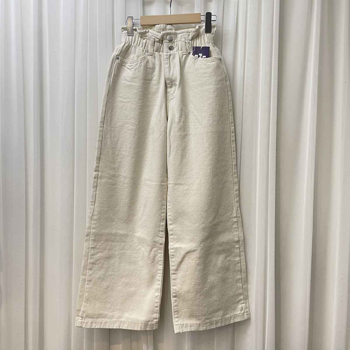 [ L’OURS POLAIRE ET BLEU / ルスポレール＆ブリュ ] シャーリングホワイトデニムパンツ